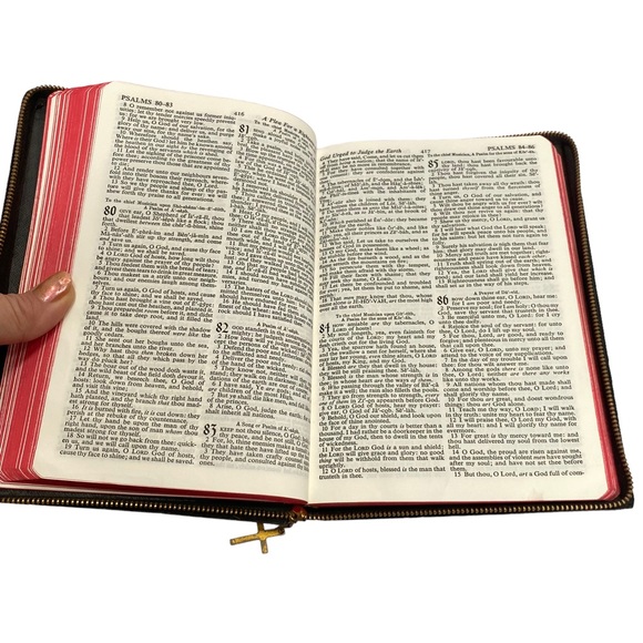 Vintage 50s WorldBible Black Leather Zippered Red Letter Edition RLE - Picture 13 of 15